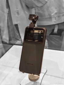 Honor Robot Phone showcased ahead of MWC