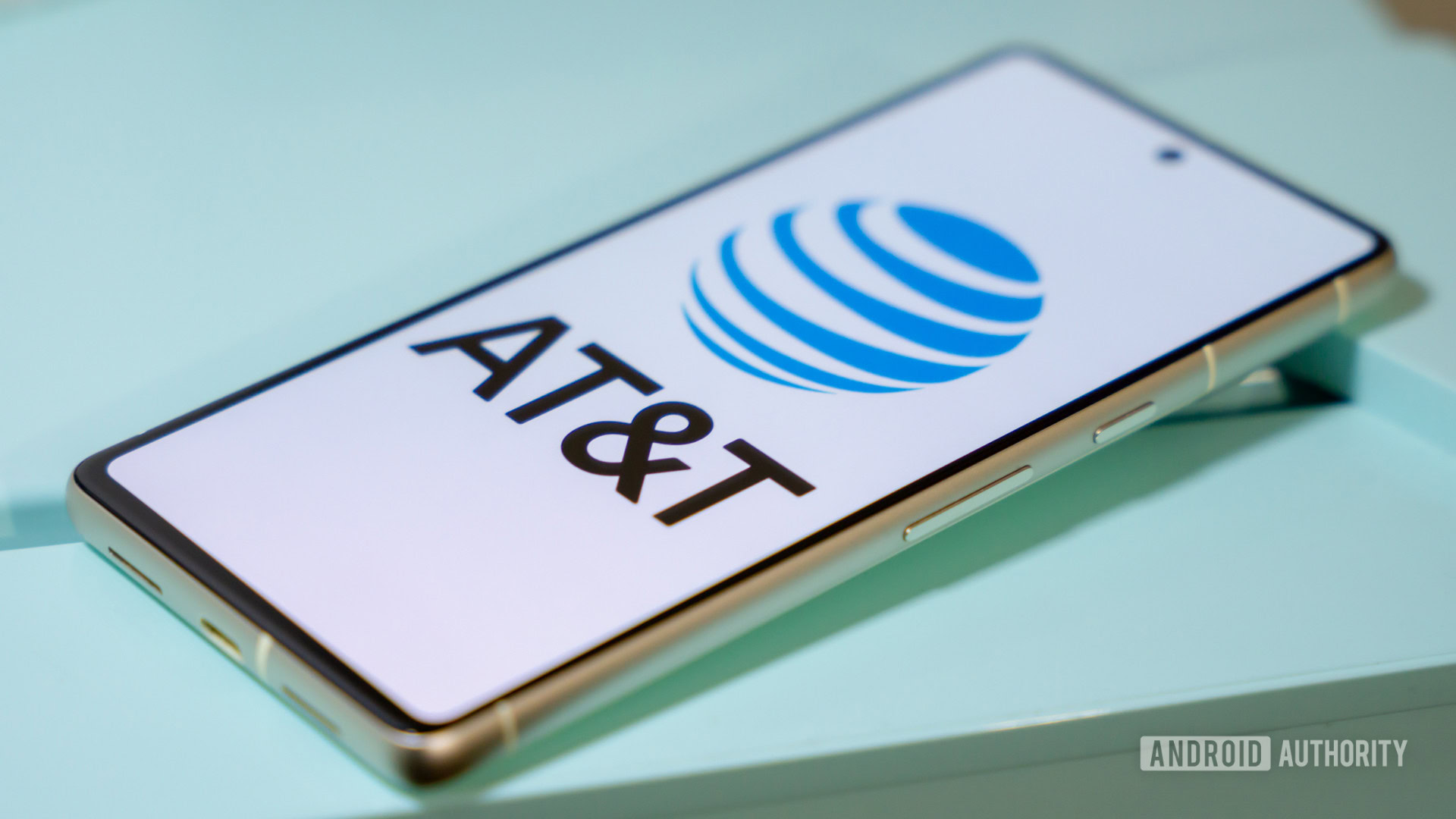 Free AT&T Wi-Fi is coming to every American Airlines flight this year