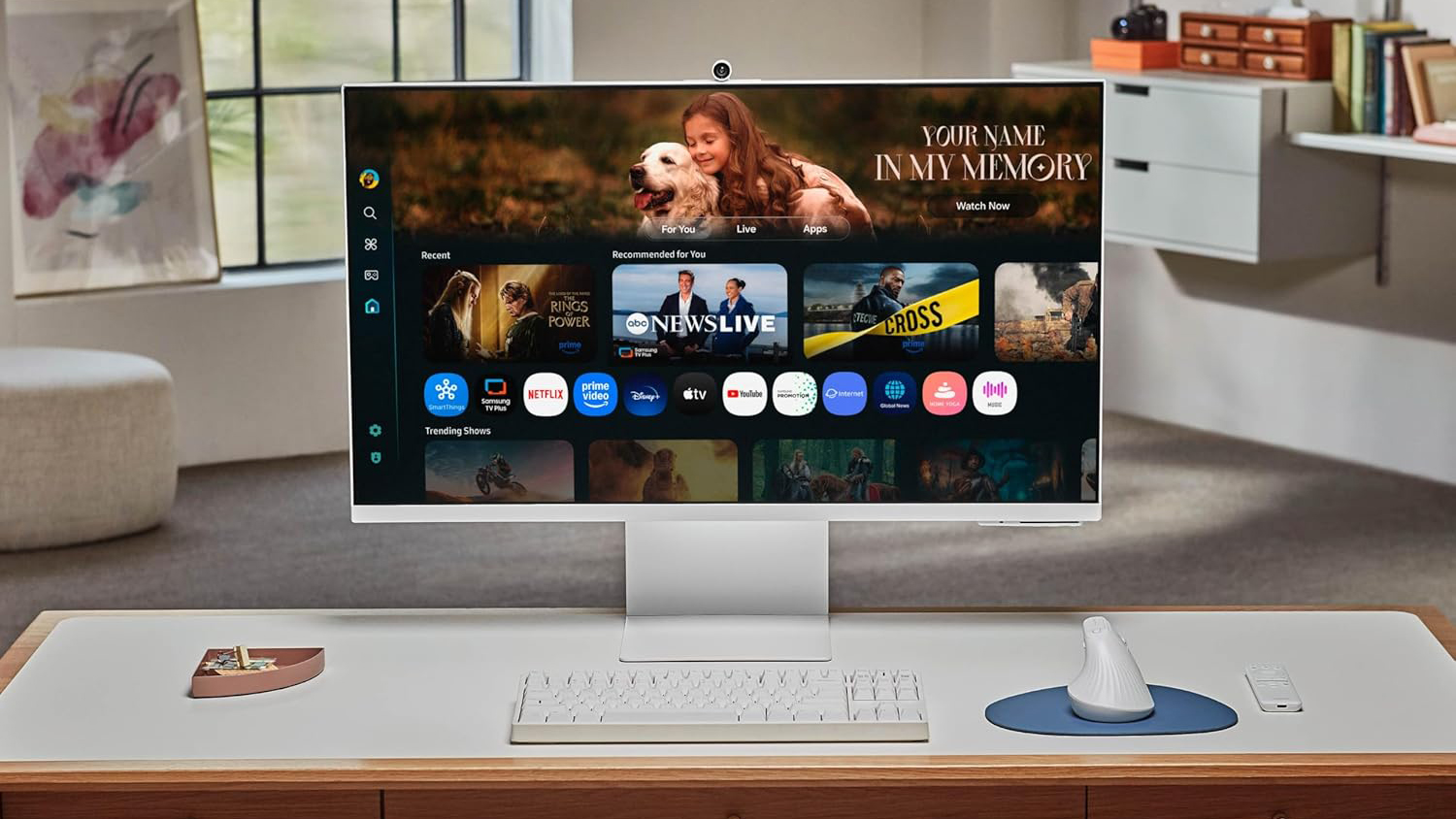 Save $300 on this impressive Samsung 32-inch Smart Monitor M8